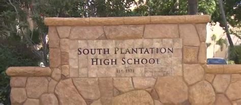 South Plantation High School placed on lockdown, police investigating
